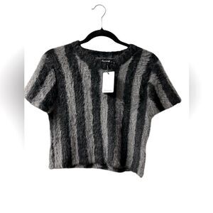 NWT Olivaceous Fuzzy Cropped Sweater Black/Gray Striped Crewneck Short‎ Sleeve-L
